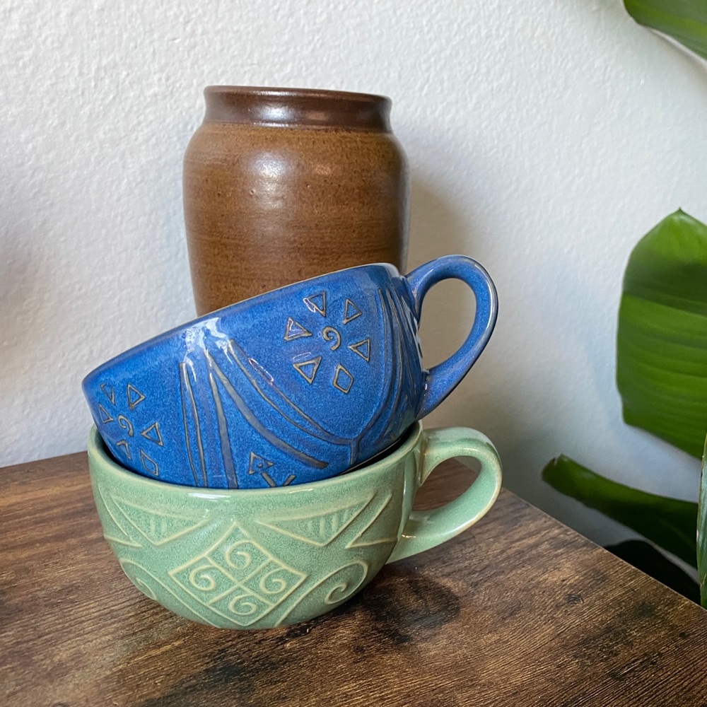 Set of pier 1 geometric mugs
